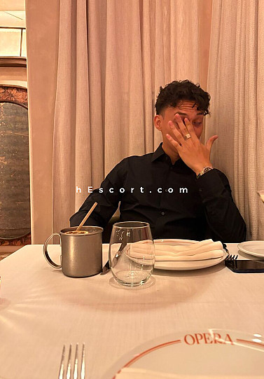 Hugo - Hombre escort en Barcelona