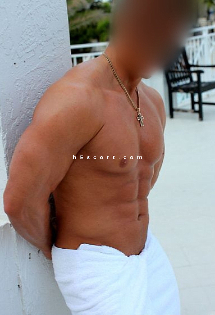 Hombre escort Alessandro Pires en Badajoz - hEscort