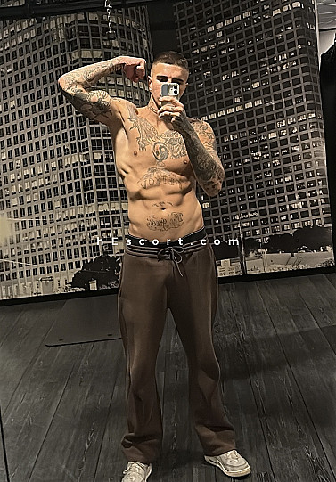 Amador Rivas - Hombre escort en Barcelona