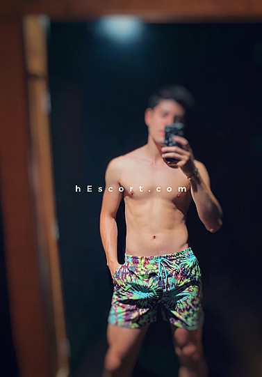 Armando - Hombre escort en Madrid