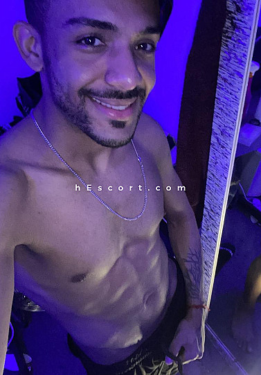 Chico Latino - Hombre escort en Madrid