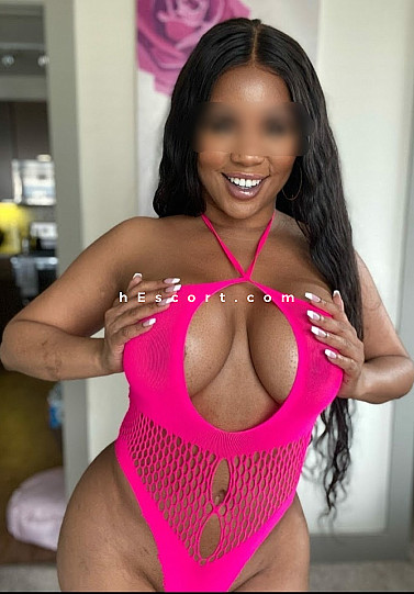 Bella - Chica escort en Benidorm