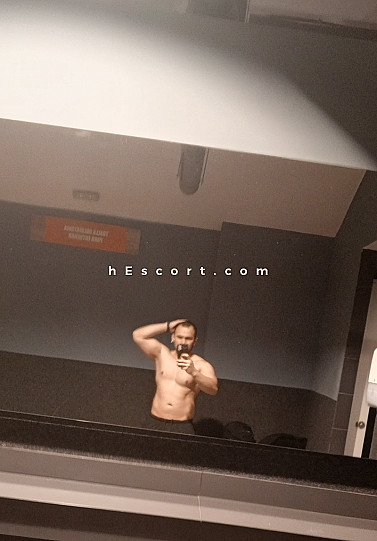 LucaValentino - Male escort in Madrid