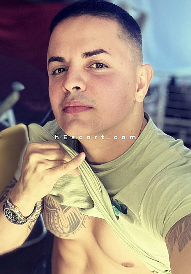 Edu - Male escort in Madrid