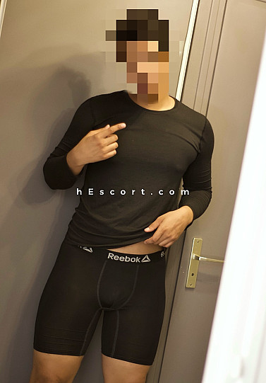 Raphael - Hombre escort en Marbella