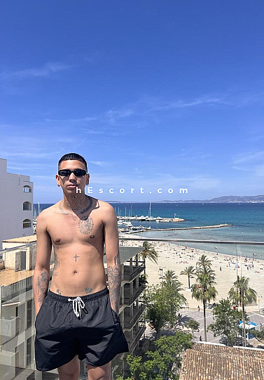 Erick - Male escort in Madrid