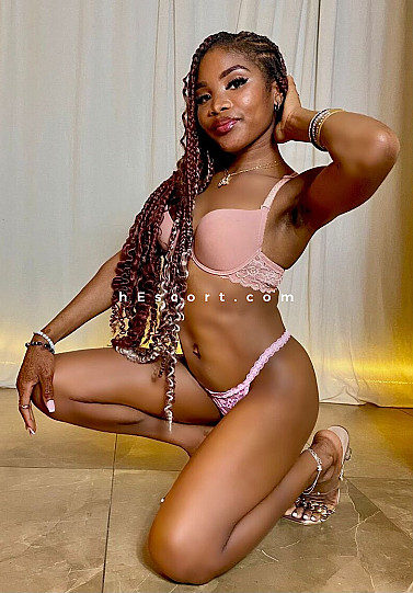 ALIA - Chica escort en Barcelona