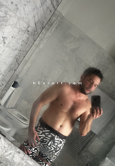 Rafael - Hombre escort en Barcelona