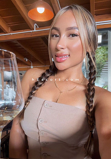 Marta - Chica escort en Marbella