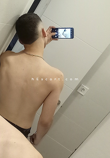 Jhoan - Male escort in Madrid