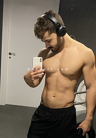 Lucas - Hombre escort en Madrid