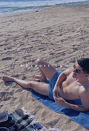 Armando - Male escort in Madrid