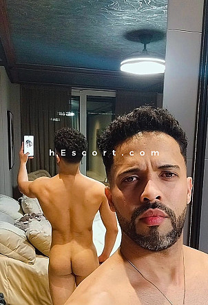 Alex maximo - Male escort in Madrid