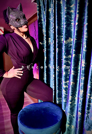 Nieves - Chica escort en Barcelona