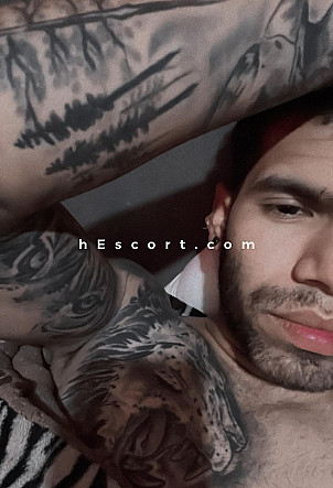Alejandro - Male escort in Madrid
