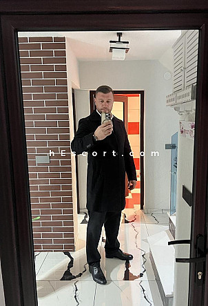 Denis - Hombre escort en Barcelona