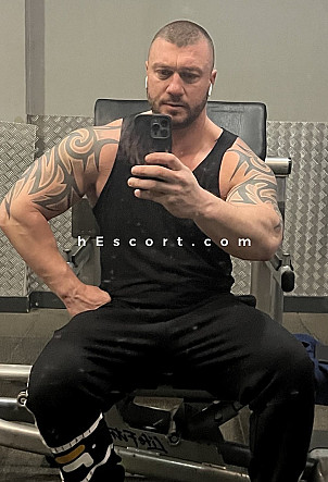 Denis - Hombre escort en Barcelona