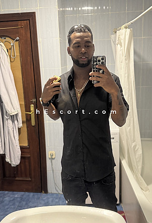 Reynaldo - Male escort in Madrid