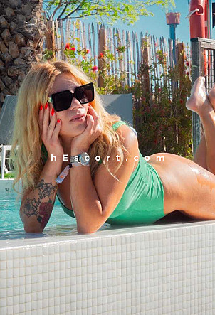 Carla - Chica escort en Benidorm