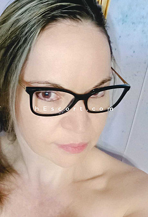 Nikkita - Chica escort en Barcelona