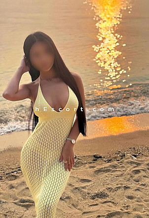 Cris - Chica escort en Marbella