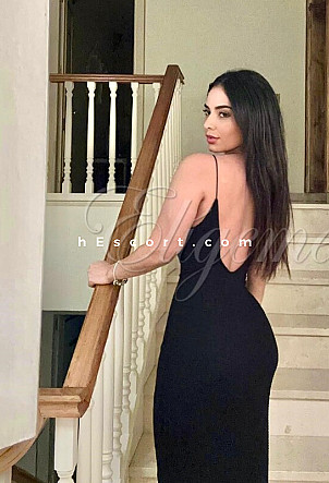 LARA - Chica escort en Barcelona