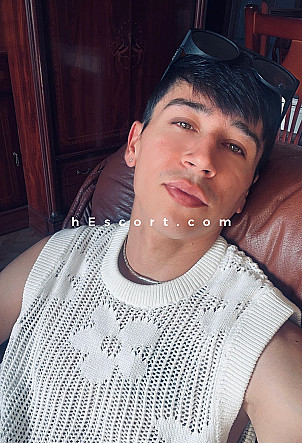 Steven - Male escort in Madrid