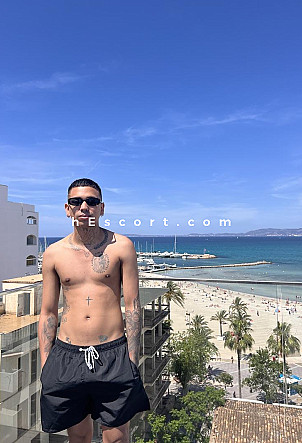Erick - Hombre escort en Madrid