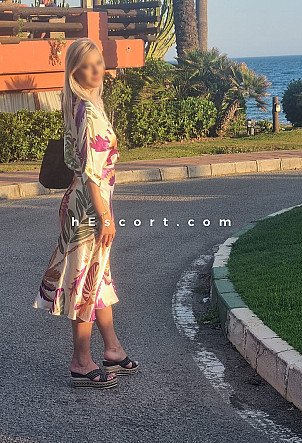 LUCIA - Chica escort en Estepona