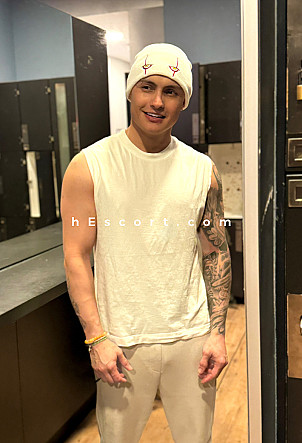 Esteban - Male escort in Madrid