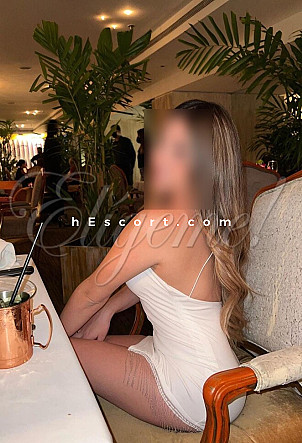 AMANDA - Chica escort en Barcelona