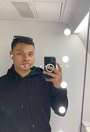Machado - Hombre escort en Madrid