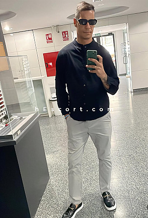 Alex - Male escort in Madrid