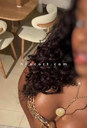 Lucia - Chica escort en Benidorm