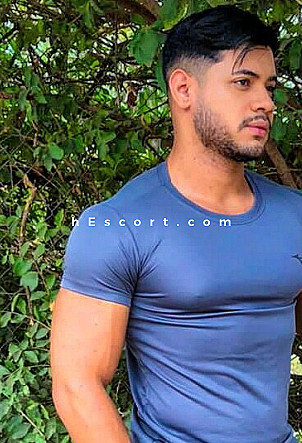 Leonardo - Male escort in Madrid