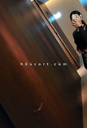 Laura - Chica escort en Oviedo
