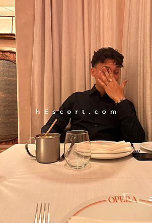 Hugo - Hombre escort en Barcelona