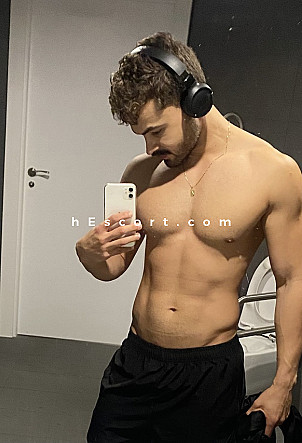 Lucas - Male escort in Madrid