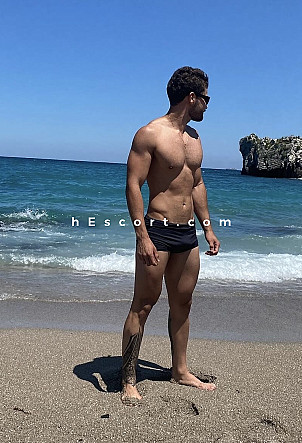 Lucas - Hombre escort en Madrid